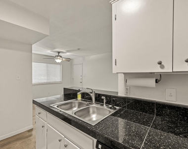 4306 Avenue A - Photo Thumbnail 9
