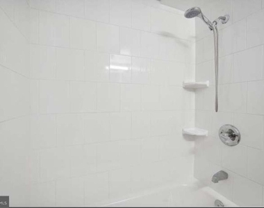1723 Gales Place Ne - Photo Thumbnail 9