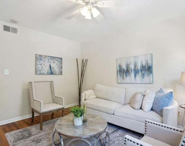 1723 Gales Place Ne - Photo Thumbnail 3