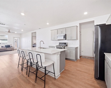 515 Millbrook Blvd - Photo Thumbnail 11