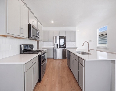 515 Millbrook Blvd - Photo Thumbnail 10