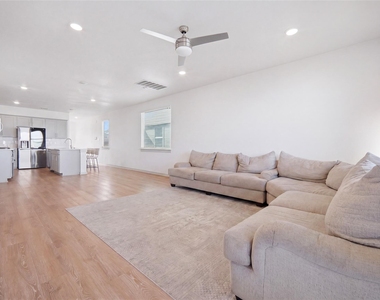 515 Millbrook Blvd - Photo Thumbnail 6