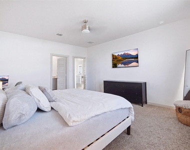 515 Millbrook Blvd - Photo Thumbnail 12