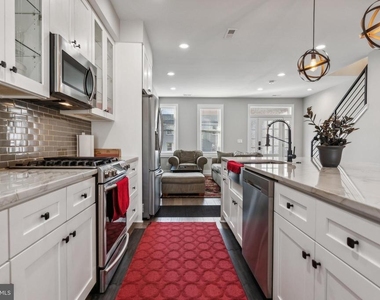 805 Jefferson Street Nw - Photo Thumbnail 2