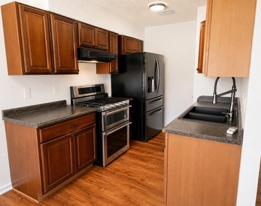 4714 Lambs Ln - Photo Thumbnail 3