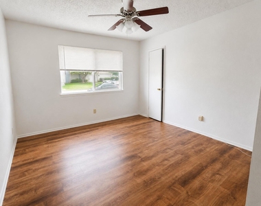 4714 Lambs Ln - Photo Thumbnail 4