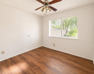 4714 Lambs Ln - Photo Thumbnail 6