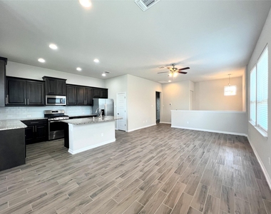 2101 Dillon Pond Ln - Photo Thumbnail 8