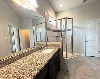 2101 Dillon Pond Ln - Photo Thumbnail 17
