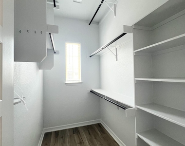 2101 Dillon Pond Ln - Photo Thumbnail 14
