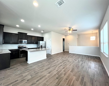 2101 Dillon Pond Ln - Photo Thumbnail 9