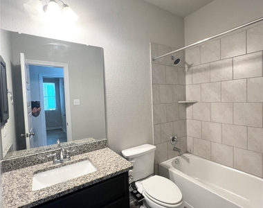 2101 Dillon Pond Ln - Photo Thumbnail 27