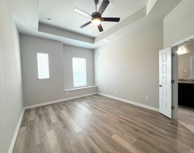 2101 Dillon Pond Ln - Photo Thumbnail 21