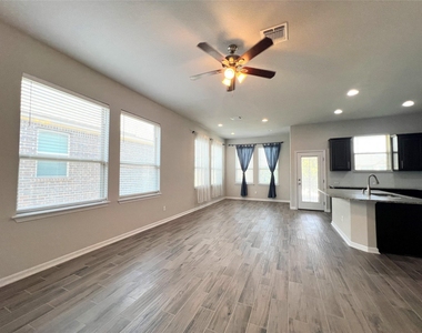 2101 Dillon Pond Ln - Photo Thumbnail 23