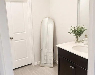 120 Greystone Ct - Photo Thumbnail 7