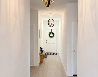 120 Greystone Ct - Photo Thumbnail 10