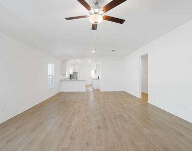 112 Paria Ct - Photo Thumbnail 2