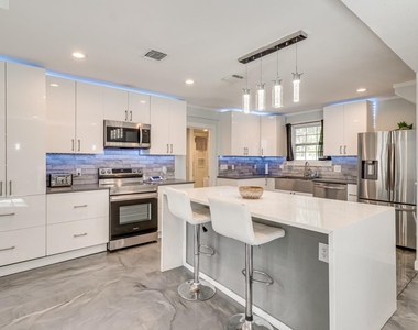 372 Plum St - Photo Thumbnail 23