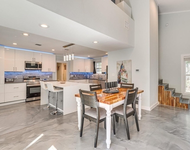 372 Plum St - Photo Thumbnail 22