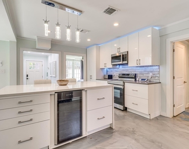 372 Plum St - Photo Thumbnail 17
