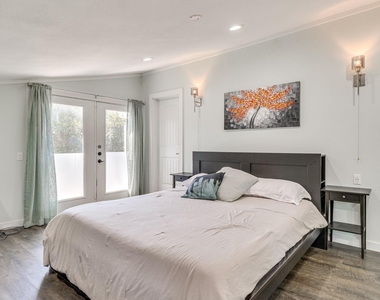 372 Plum St - Photo Thumbnail 15