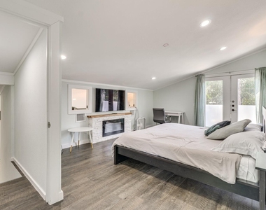 372 Plum St - Photo Thumbnail 16