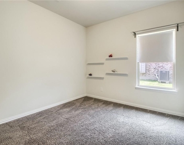 2813 Waterson St - Photo Thumbnail 23