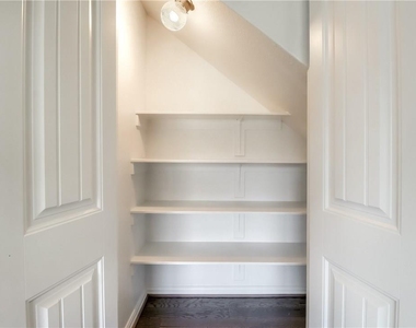 2813 Waterson St - Photo Thumbnail 11