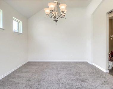 2813 Waterson St - Photo Thumbnail 10