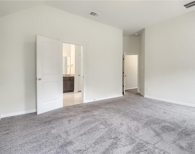 2813 Waterson St - Photo Thumbnail 14