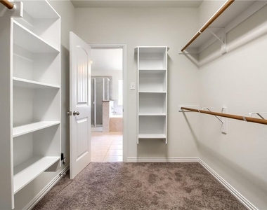 2813 Waterson St - Photo Thumbnail 19