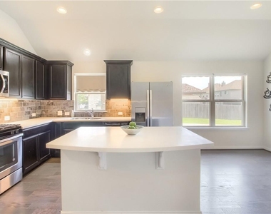 2813 Waterson St - Photo Thumbnail 1