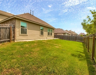 2813 Waterson St - Photo Thumbnail 27