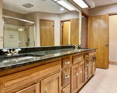 201 Oakwood Dr - Photo Thumbnail 14