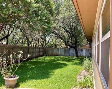 201 Oakwood Dr - Photo Thumbnail 26
