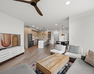 2209 S 1st St - Photo Thumbnail 2
