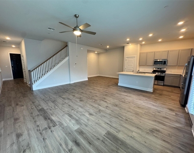 3000 Chisholm Trail Rd - Photo Thumbnail 1