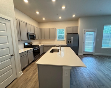 3000 Chisholm Trail Rd - Photo Thumbnail 3