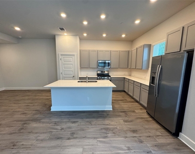 3000 Chisholm Trail Rd - Photo Thumbnail 2
