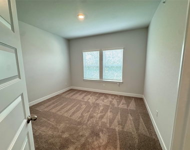 3000 Chisholm Trail Rd - Photo Thumbnail 14