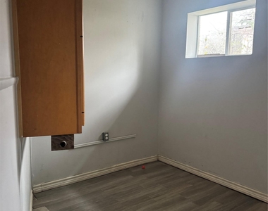 6304 Hudson Bend Rd - Photo Thumbnail 5
