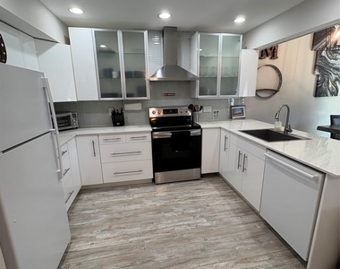 553 Demarett Dr - Photo Thumbnail 3