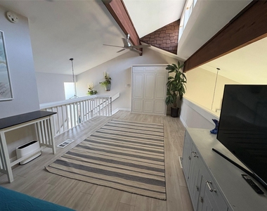 553 Demarett Dr - Photo Thumbnail 12