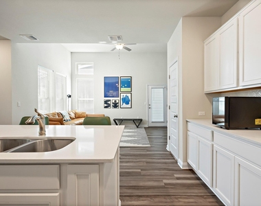 8013 Lennon Dr - Photo Thumbnail 31
