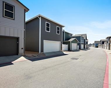 8013 Lennon Dr - Photo Thumbnail 34