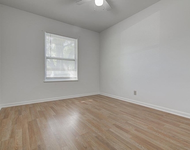 8406 Burrell Dr - Photo Thumbnail 8