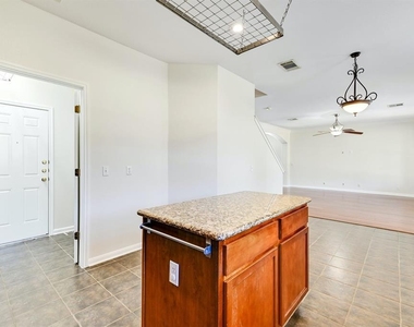 20308 Farm Pond Ln - Photo Thumbnail 3