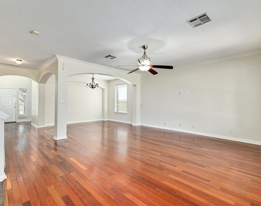 20308 Farm Pond Ln - Photo Thumbnail 9