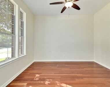 20308 Farm Pond Ln - Photo Thumbnail 11