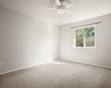 17841 Park Valley Dr - Photo Thumbnail 13